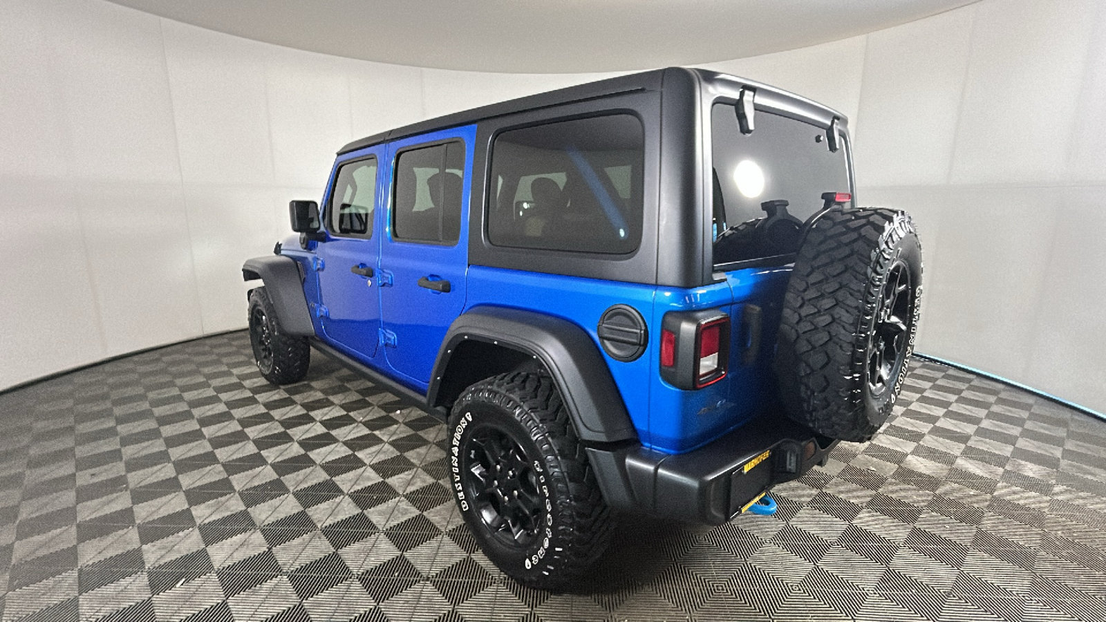 Used 2023 Jeep Wrangler Unlimited w/ Cold Weather Group AWD/4WD image 5