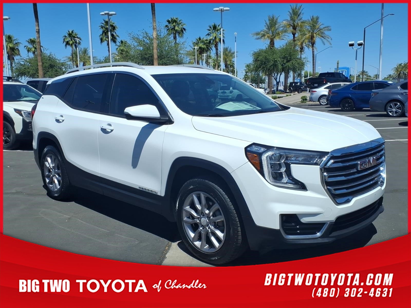 Used 2024 GMC Terrain SLT FWD image 1