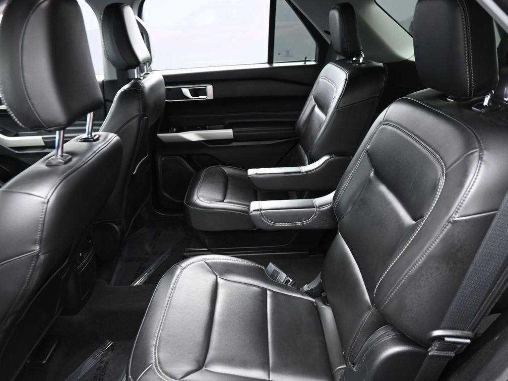 Used 2022 Ford Explorer XLT w/ Equipment Group 202A image 12