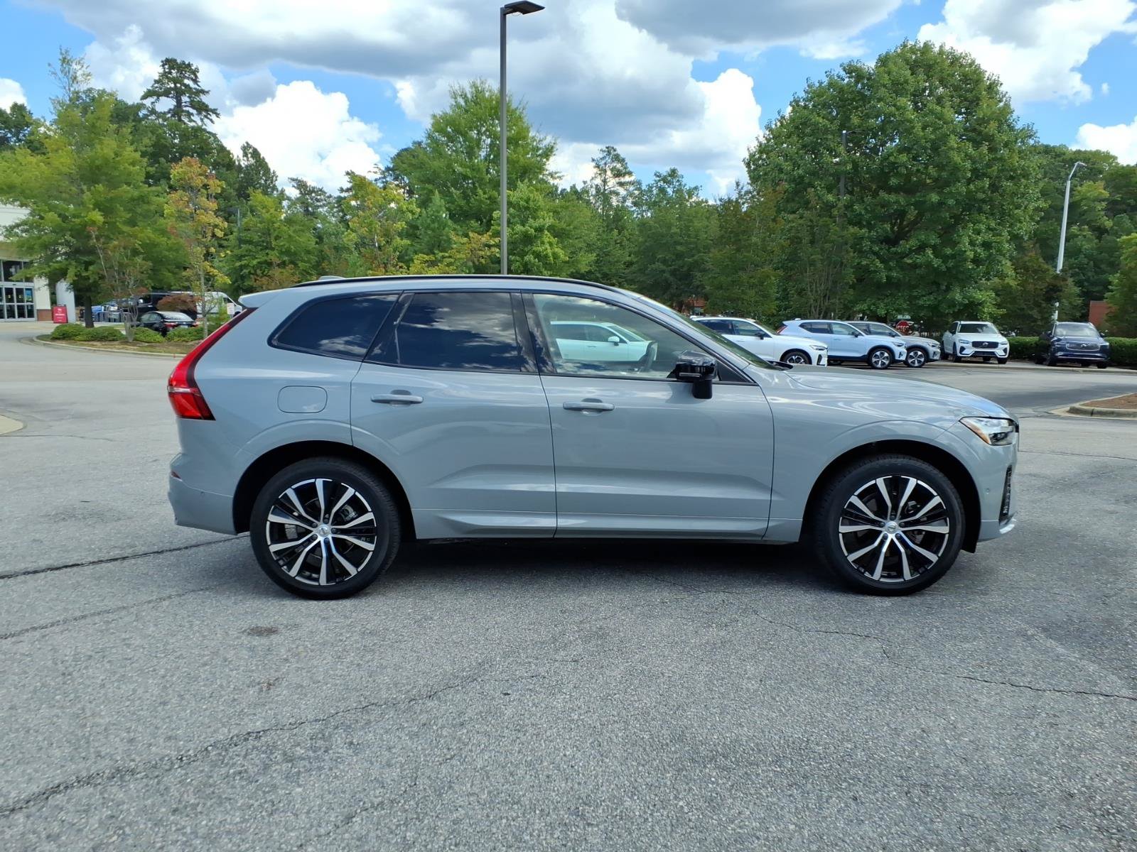 Certified 2024 Volvo XC60 B5 Plus AWD/4WD image 2