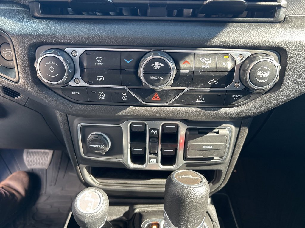 Used 2024 Jeep Gladiator Sport image 15