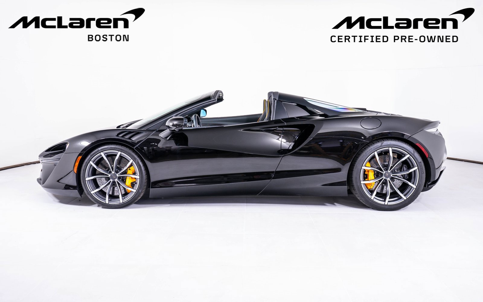 Used 2025 McLaren Artura Spider image 2