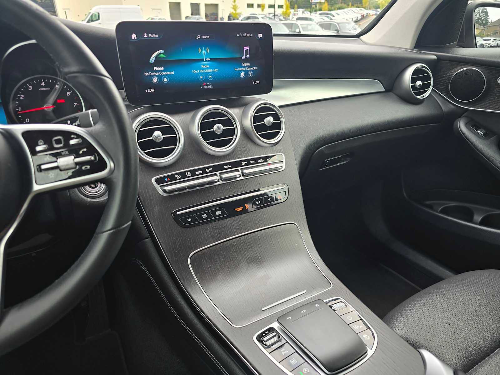 Used 2021 Mercedes-Benz GLC 300 4MATIC image 25