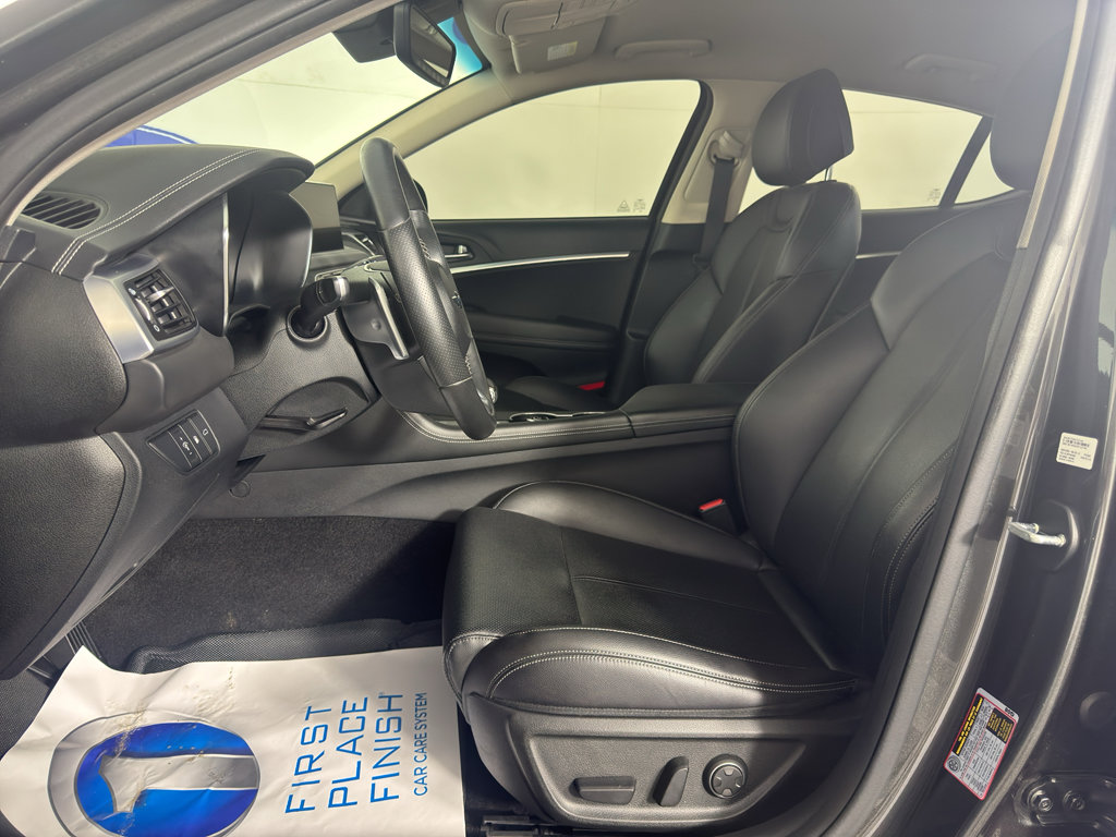Used 2023 Genesis G70 2.0T RWD image 16
