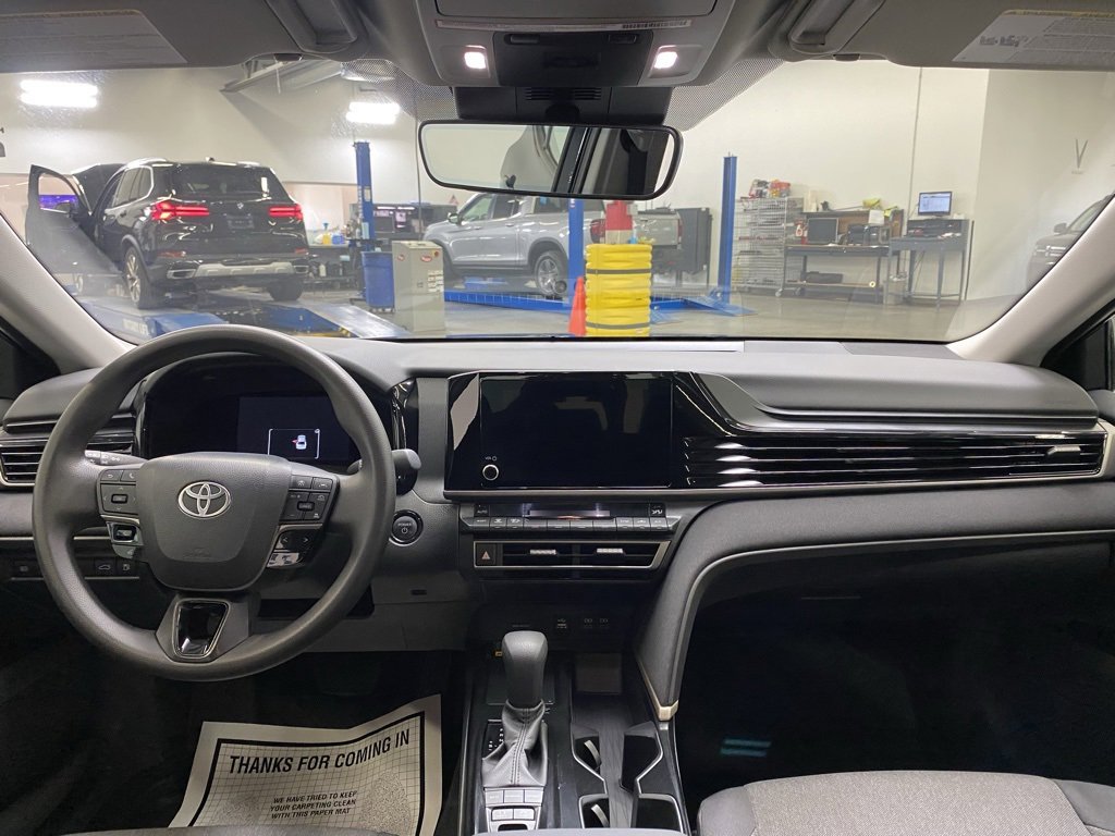 Used 2025 Toyota Camry Hybrid image 20