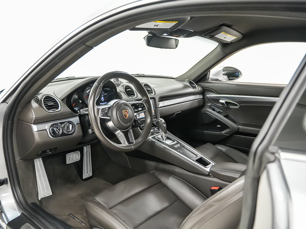 Used 2024 Porsche 718 Cayman S RWD image 4