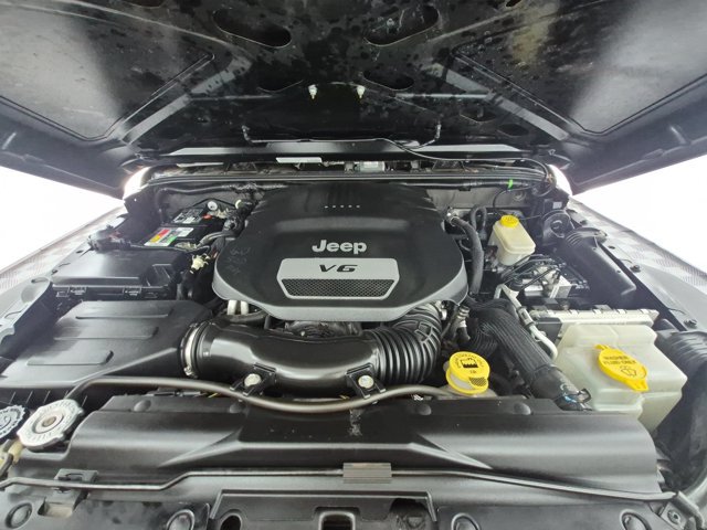 Used 2014 Jeep Wrangler Unlimited Sport w/ Connectivity Group AWD/4WD image 25