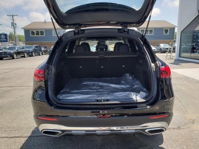 New 2025 Mercedes-Benz GLC 300 4MATIC image 8