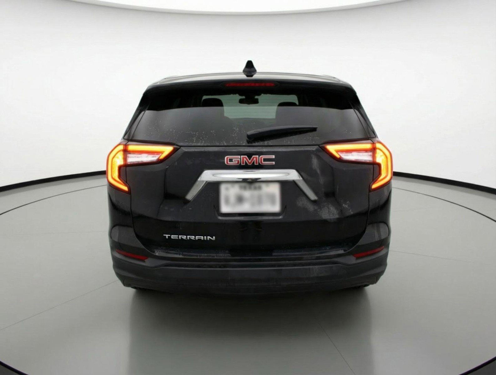 Used 2024 GMC Terrain SLE image 7