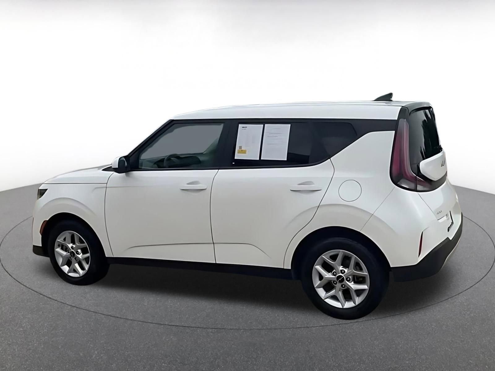Used 2025 Kia Soul LX w/ LX Technology Package image 10