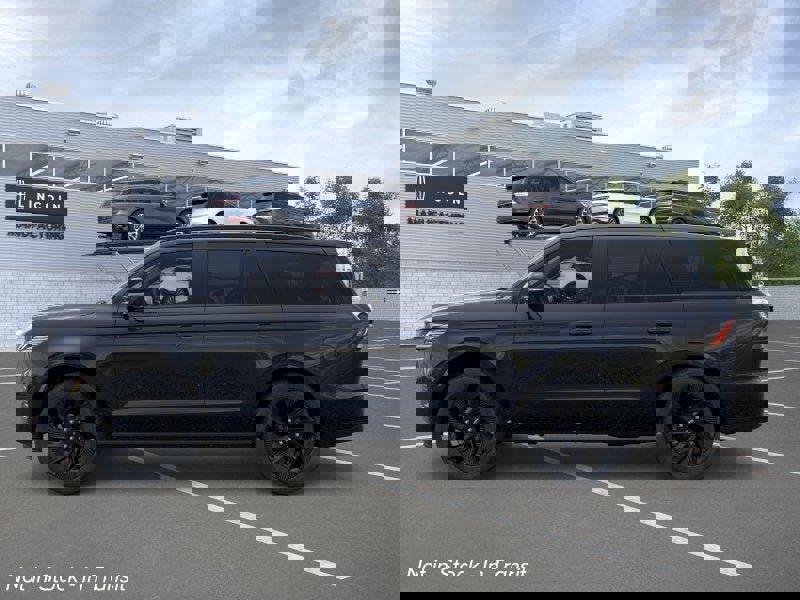 New 2026 Lincoln Navigator Reserve AWD/4WD image 3