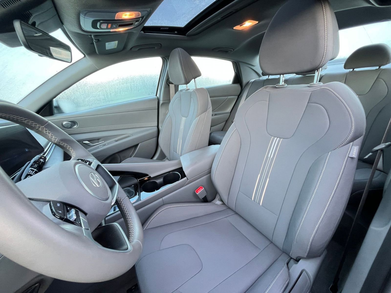 Used 2025 Hyundai Elantra SEL image 35