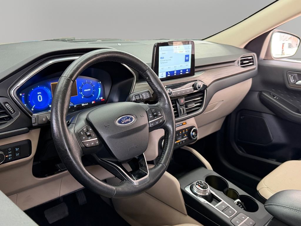 Used 2020 Ford Escape Titanium image 15