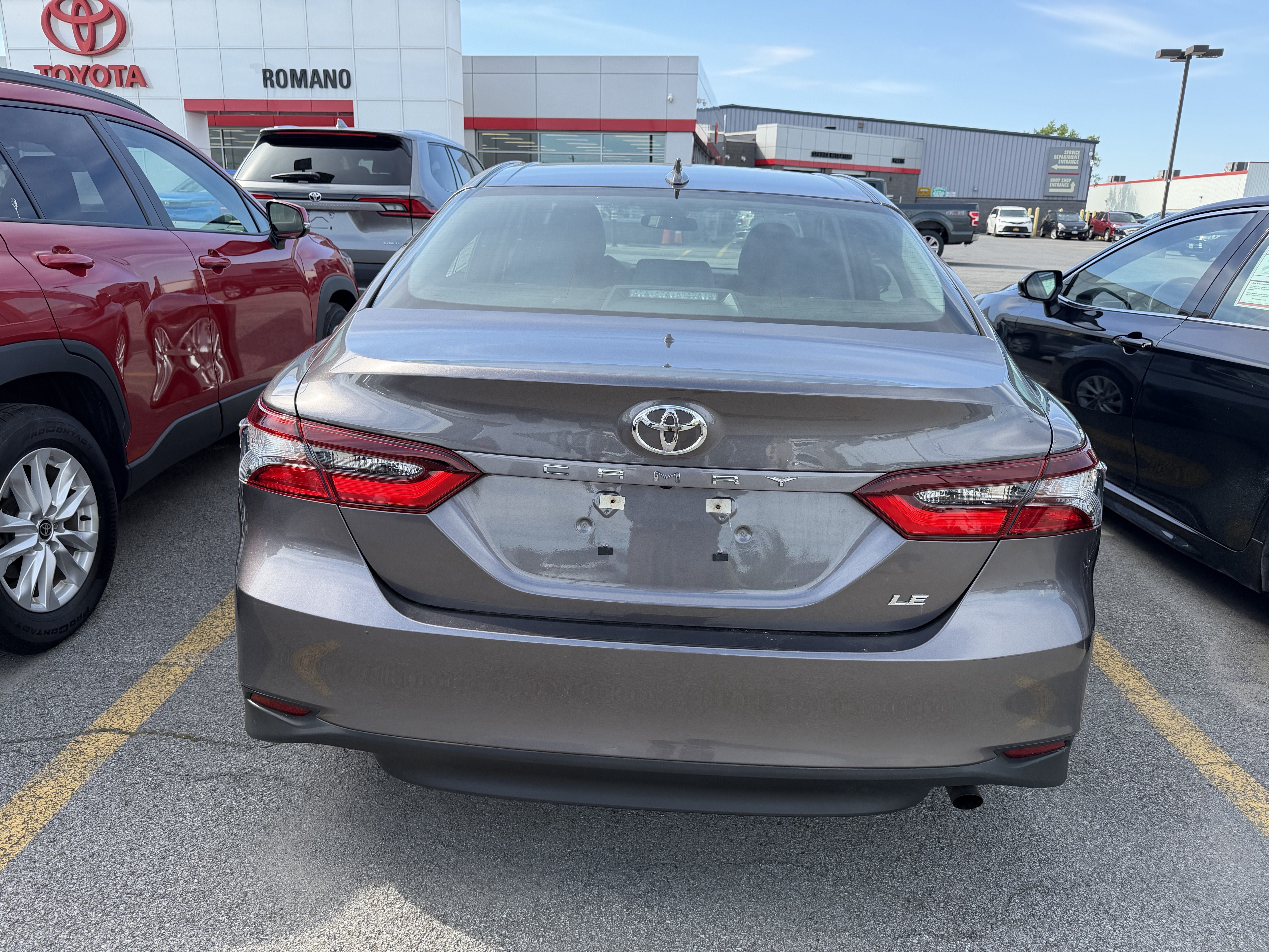 Used 2023 Toyota Camry LE FWD image 5