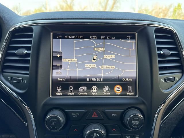 Used 2016 Jeep Grand Cherokee Limited image 17