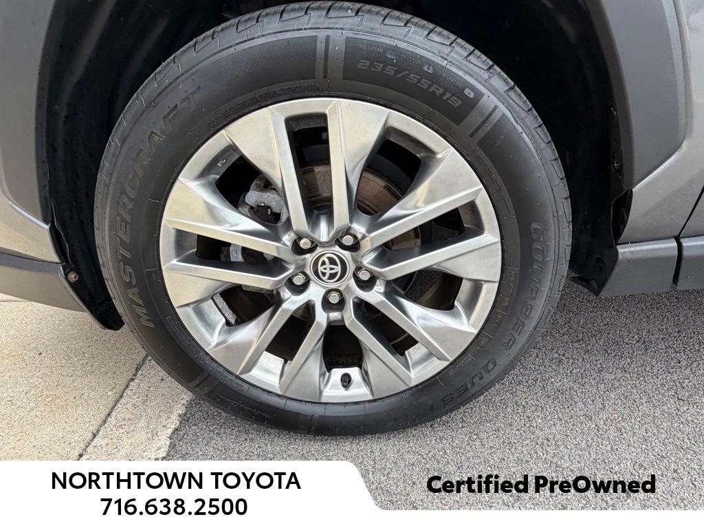 Used 2021 Toyota RAV4 XLE Premium AWD/4WD image 22