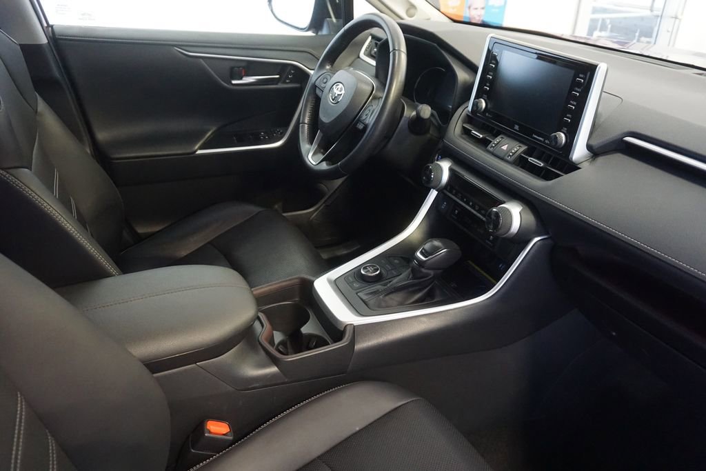 Used 2019 Toyota RAV4 Limited w/ Advanced Technology Package AWD/4WD image 28