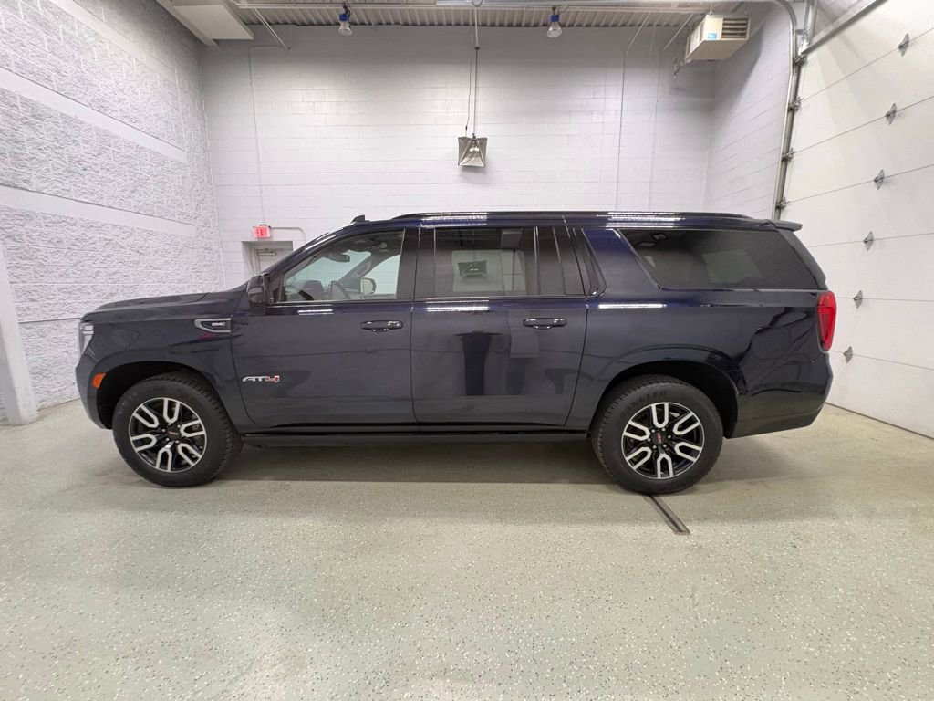Used 2023 GMC Yukon XL AT4 w/ Technology Package image 7