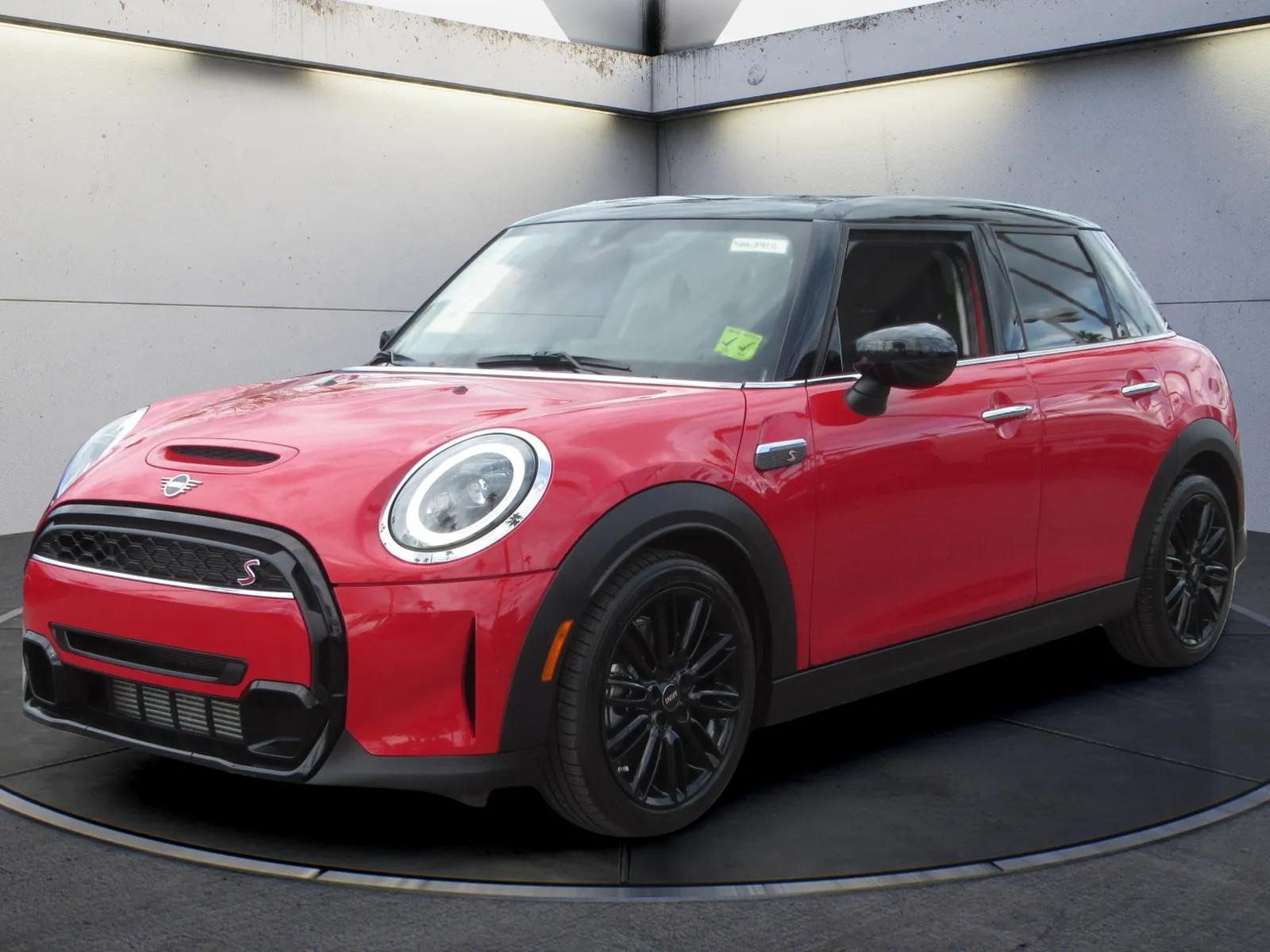 Used 2022 MINI Cooper S FWD image 1
