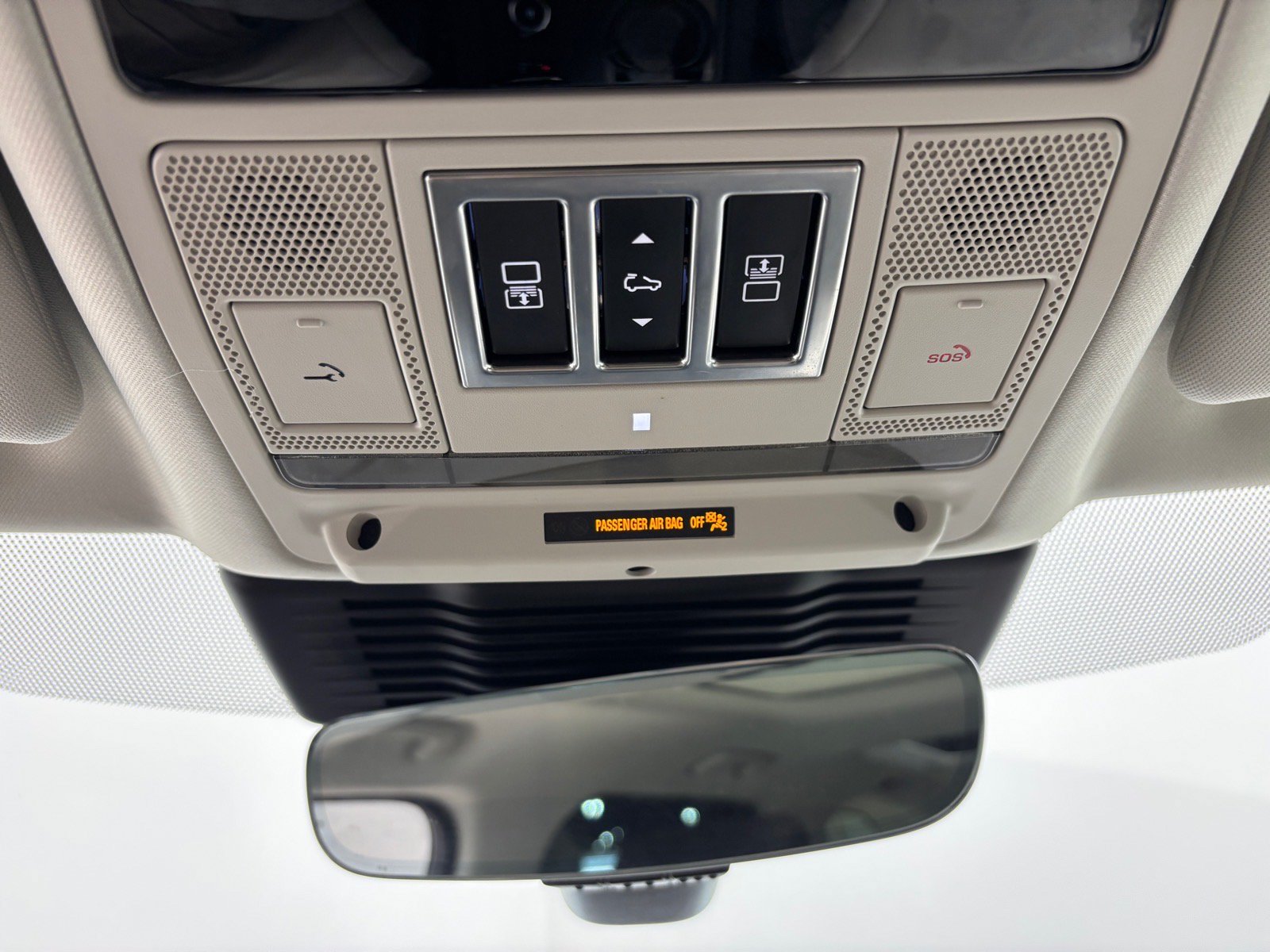 New 2025 Land Rover Discovery S AWD/4WD image 12