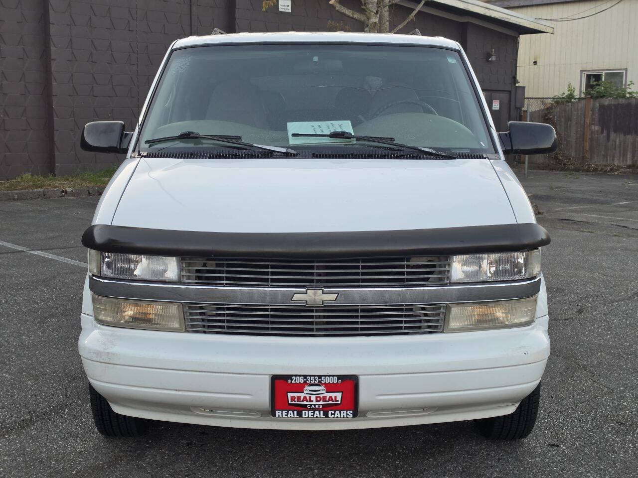 Used 2001 Chevrolet Astro Passenger RWD image 2