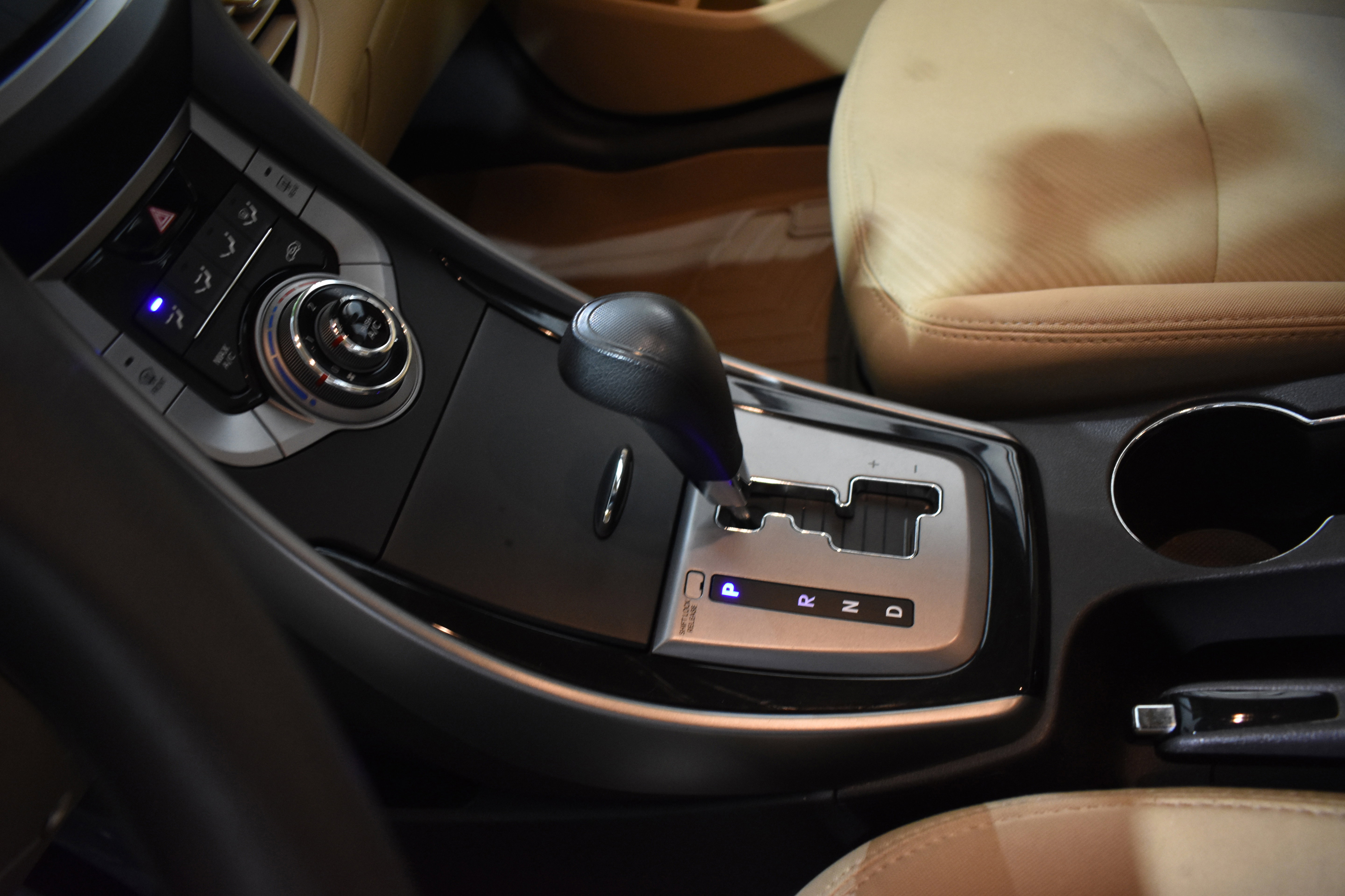 Used 2013 Hyundai Elantra GLS image 23