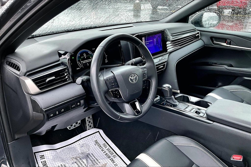 Used 2025 Toyota Camry SE FWD image 13