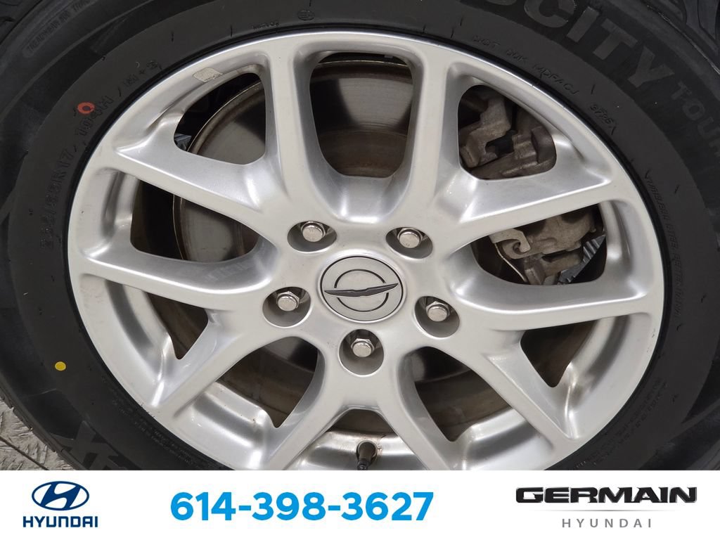 Used 2023 Chrysler Pacifica Touring-L FWD image 13
