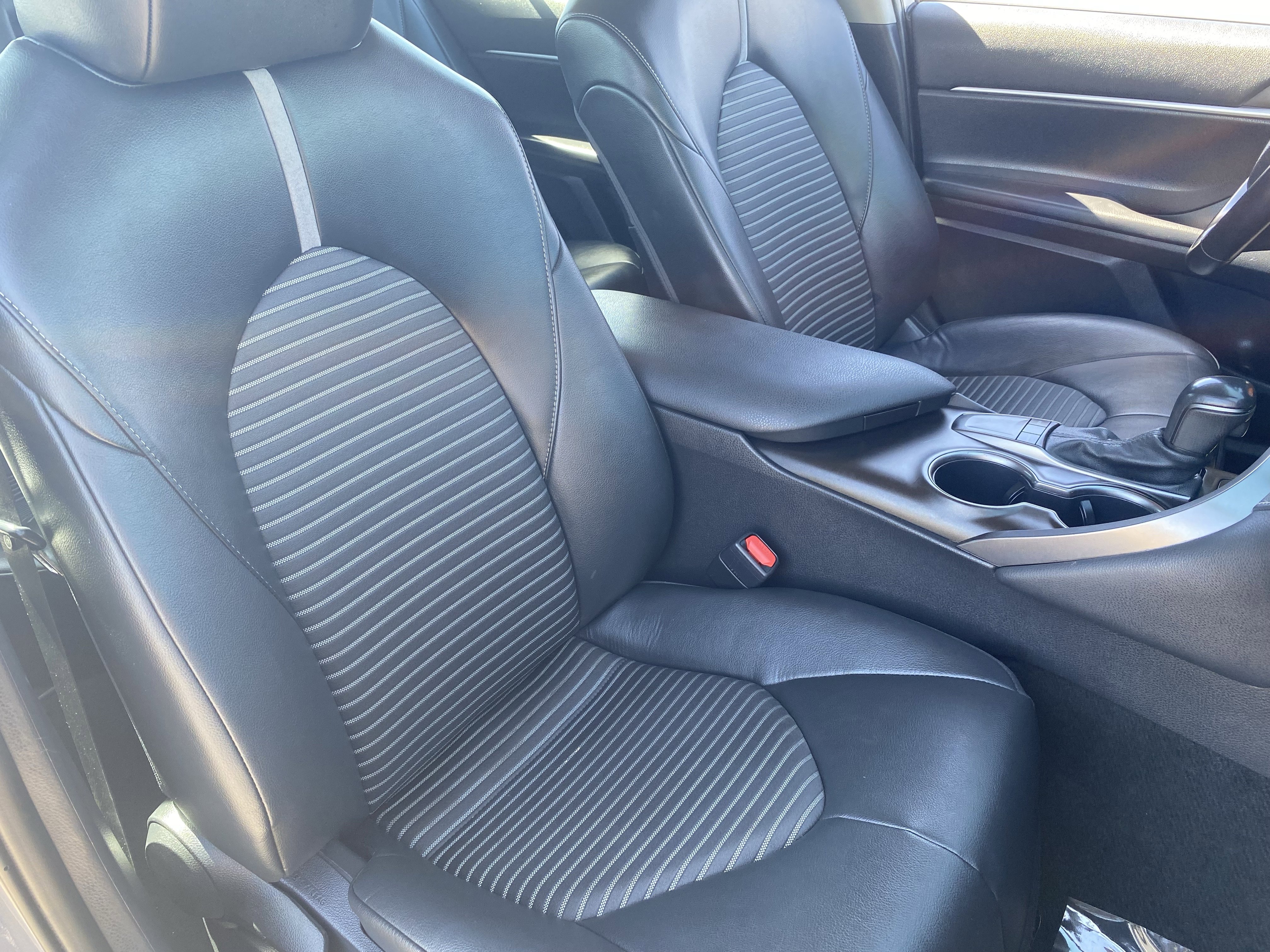 Used 2023 Toyota Camry SE FWD image 9