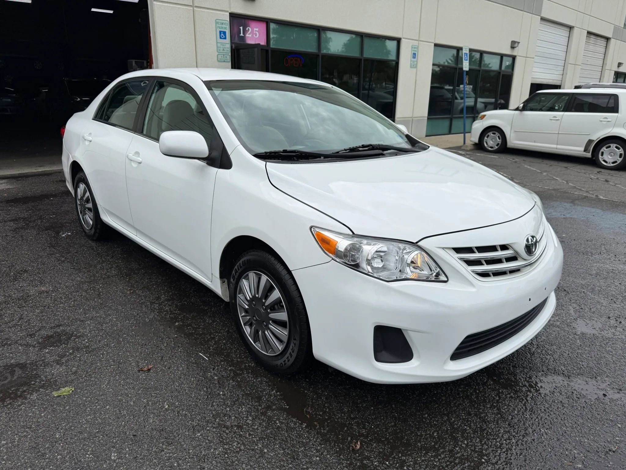 Used 2013 Toyota Corolla LE FWD image 7