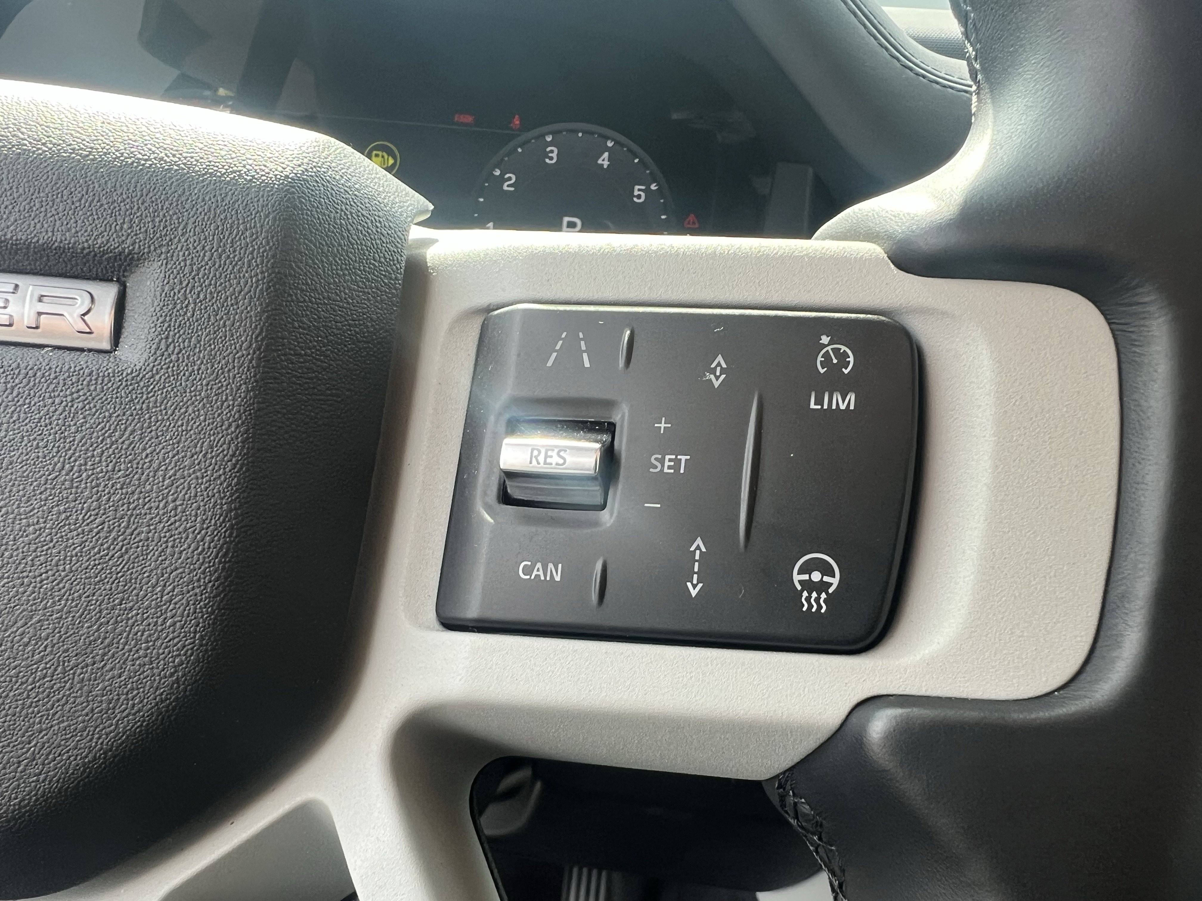 Used 2024 Land Rover Defender 110 S image 21