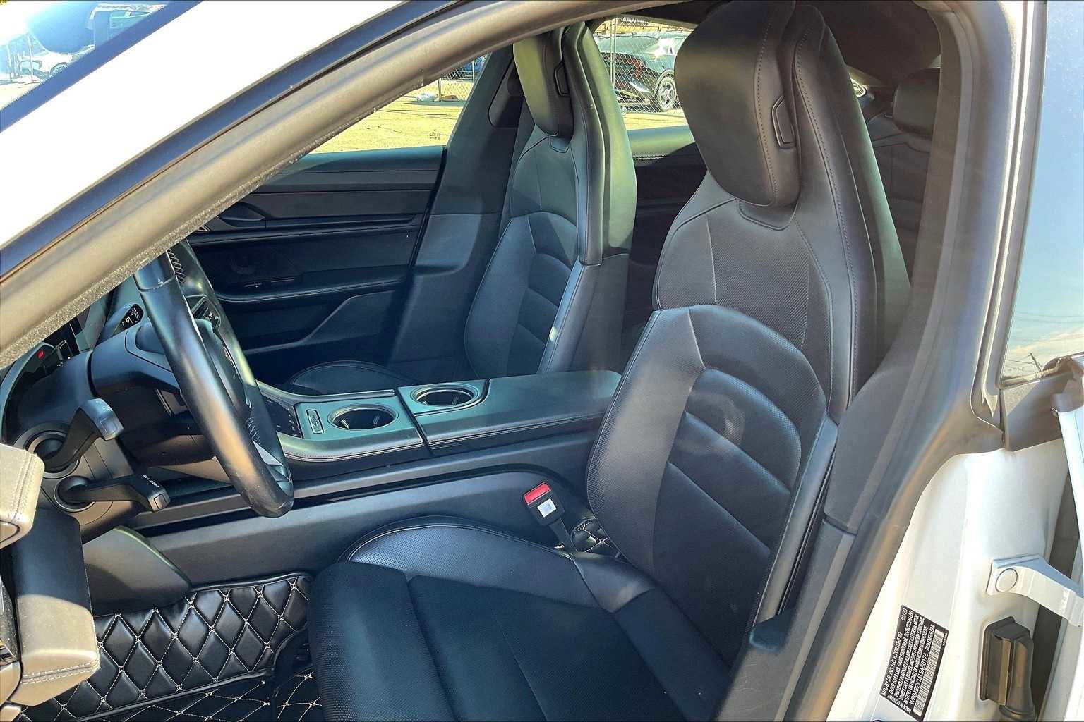 Used 2020 Porsche Taycan 4S image 10