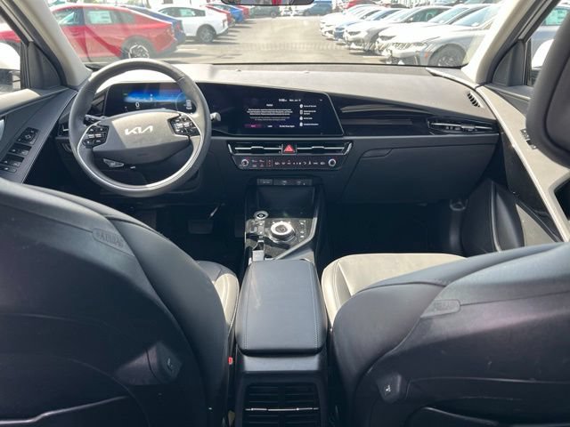Certified 2025 Kia Niro Wind w/ Wind Preserve Package FWD image 14