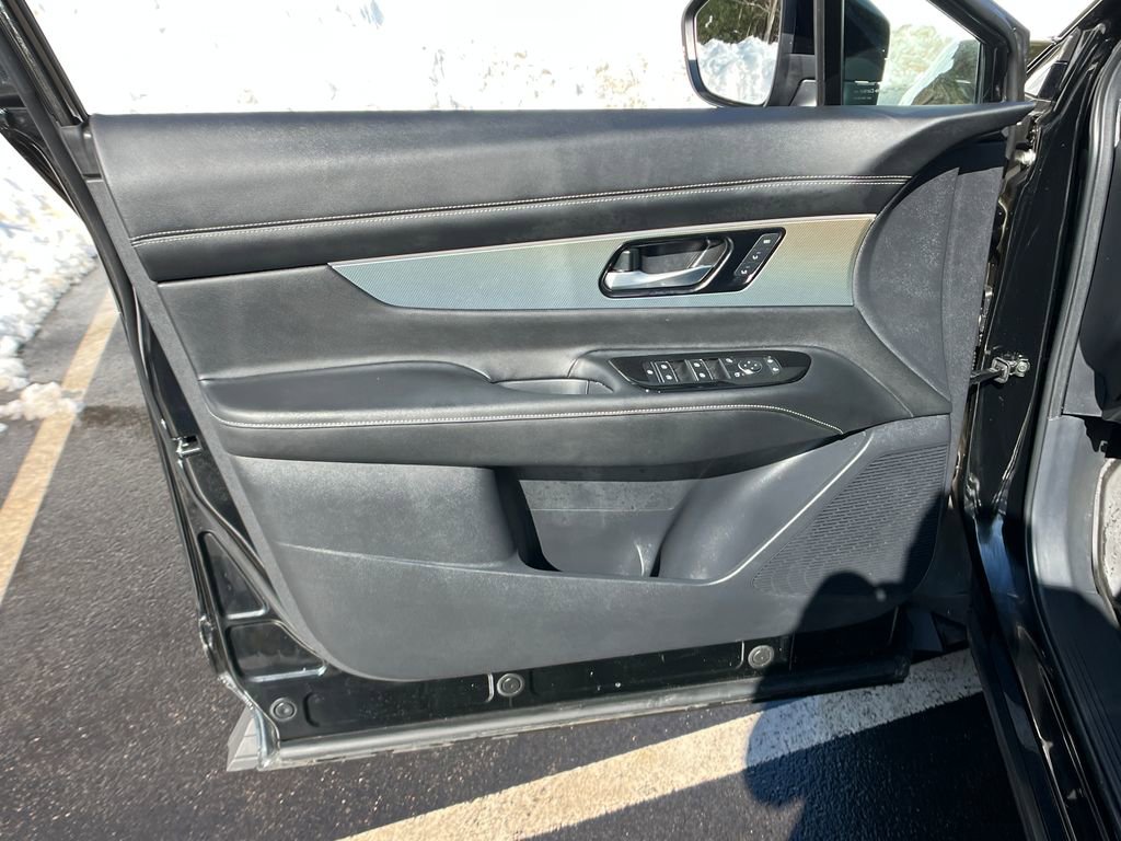 Used 2025 Nissan Murano SL image 11