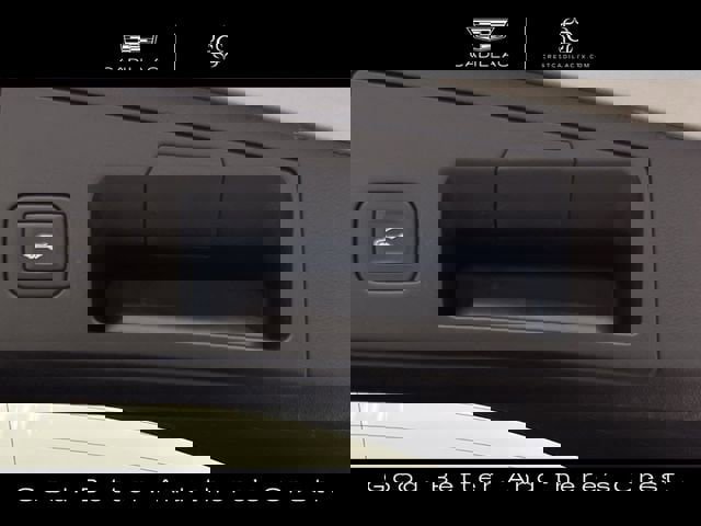 Certified 2025 Cadillac XT4 Premium Luxury FWD image 33