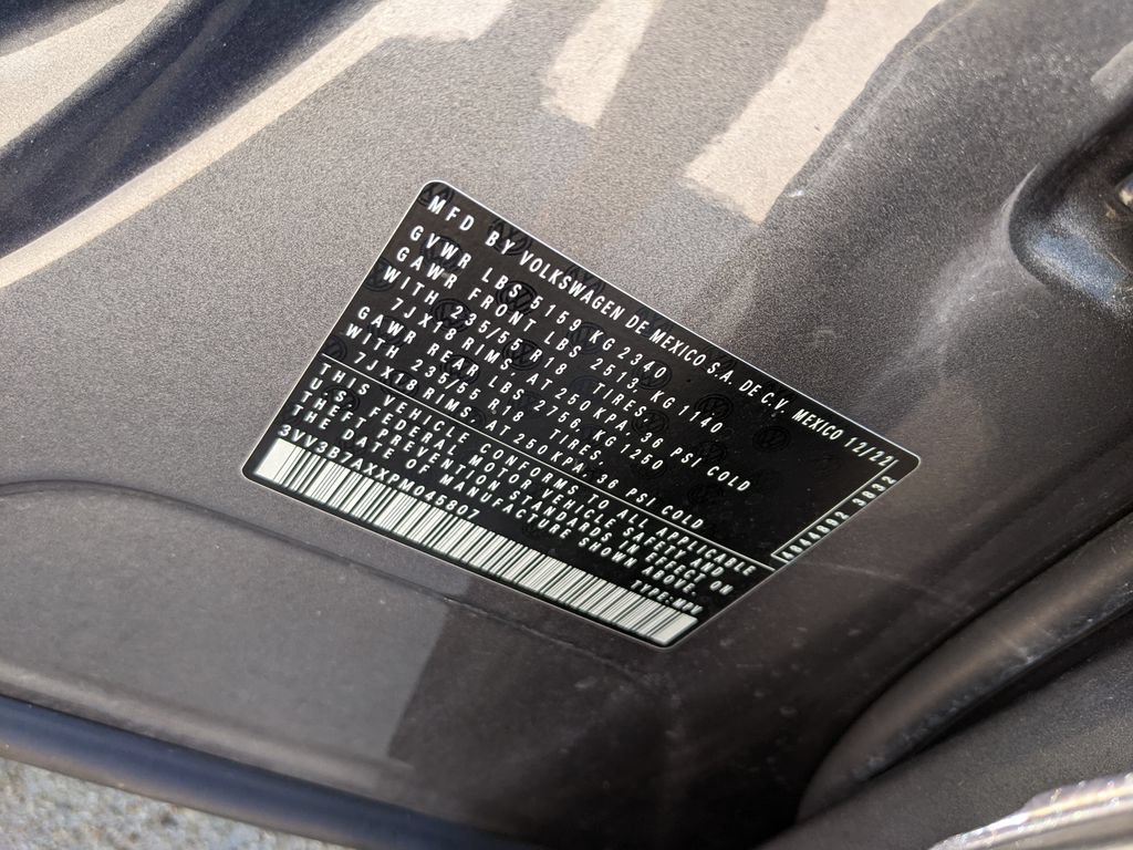 Certified 2023 Volkswagen Tiguan SE FWD image 30