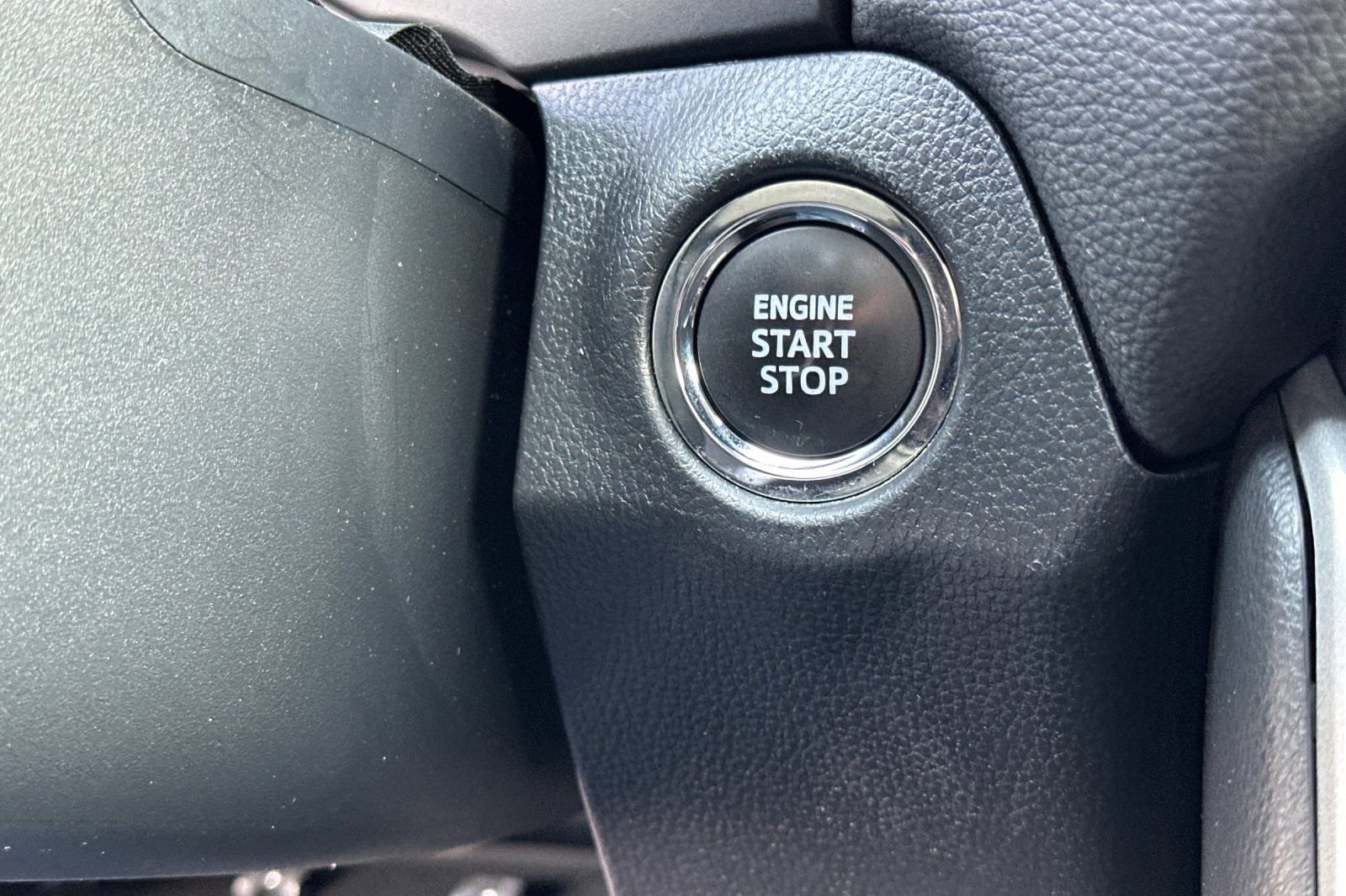 Used 2023 Toyota RAV4 XLE Premium image 30