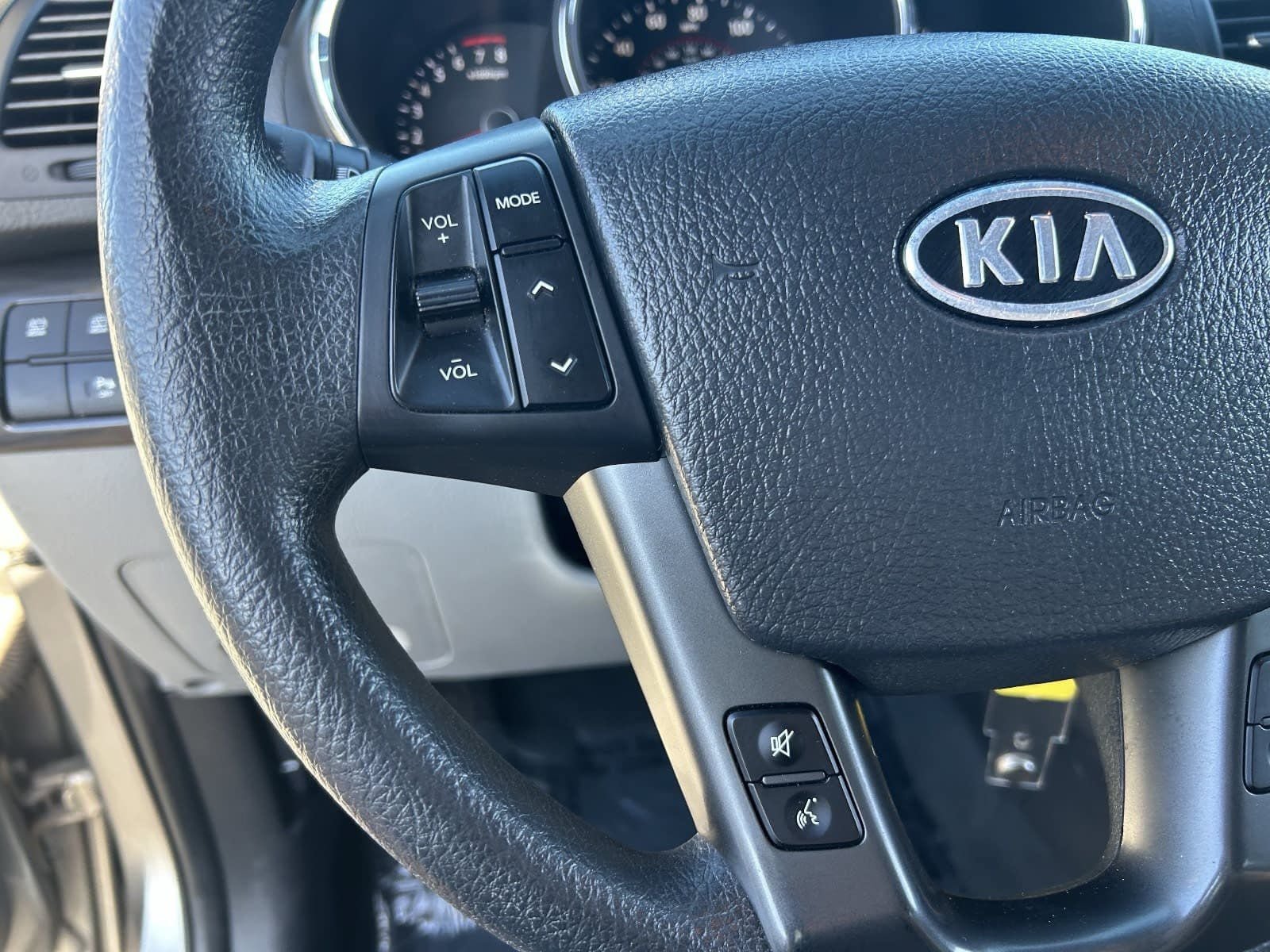 Used 2012 Kia Sorento LX w/ Convenience Pkg FWD image 27