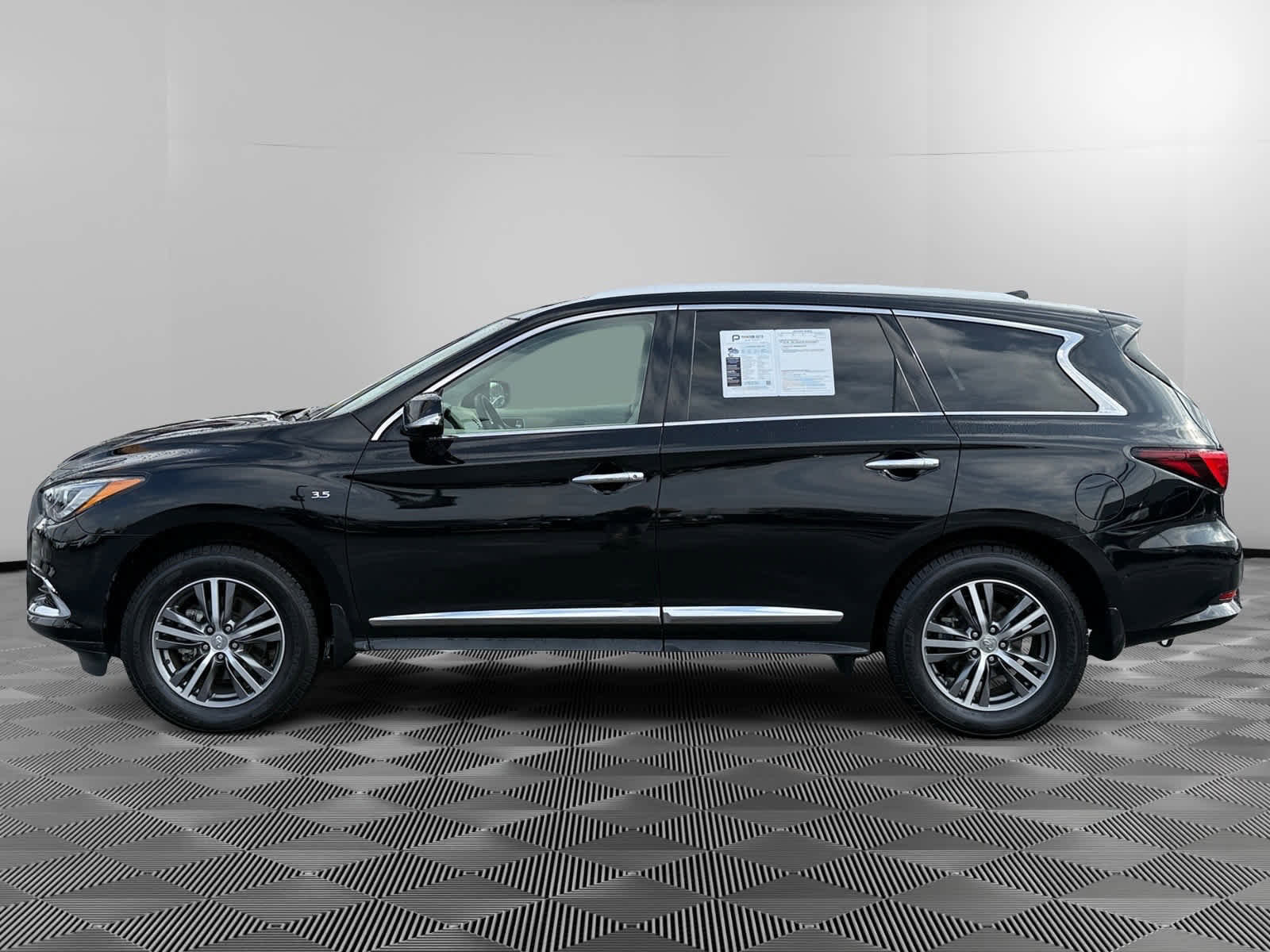 Used 2020 INFINITI QX60 Luxe w/ Essential Package image 2