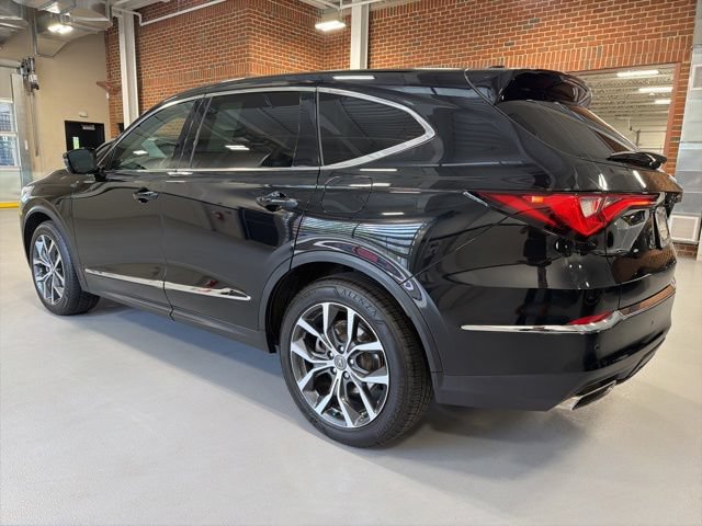 Used 2024 Acura MDX SH-AWD w/ Technology Package image 5