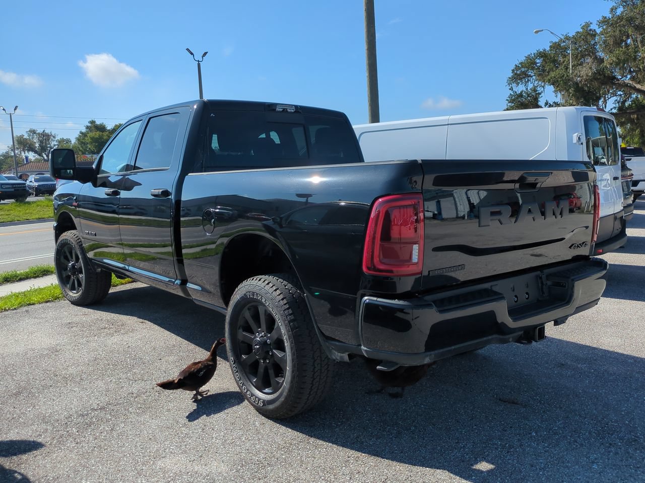 Used 2025 RAM 3500 Big Horn AWD/4WD image 5