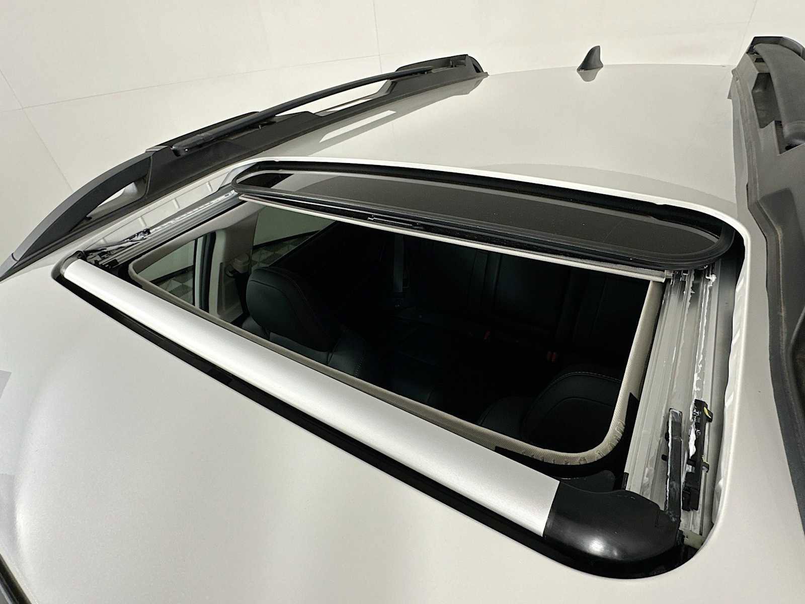 Certified 2025 Subaru Outback Limited w/ Popular Package #2 image 20