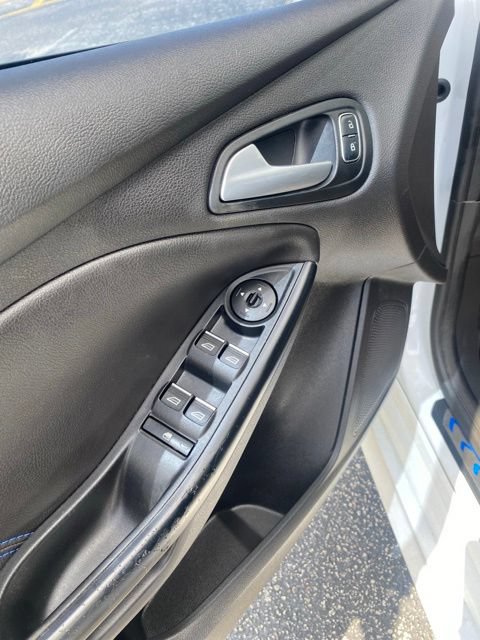 Used 2017 Ford Focus RS AWD/4WD image 9