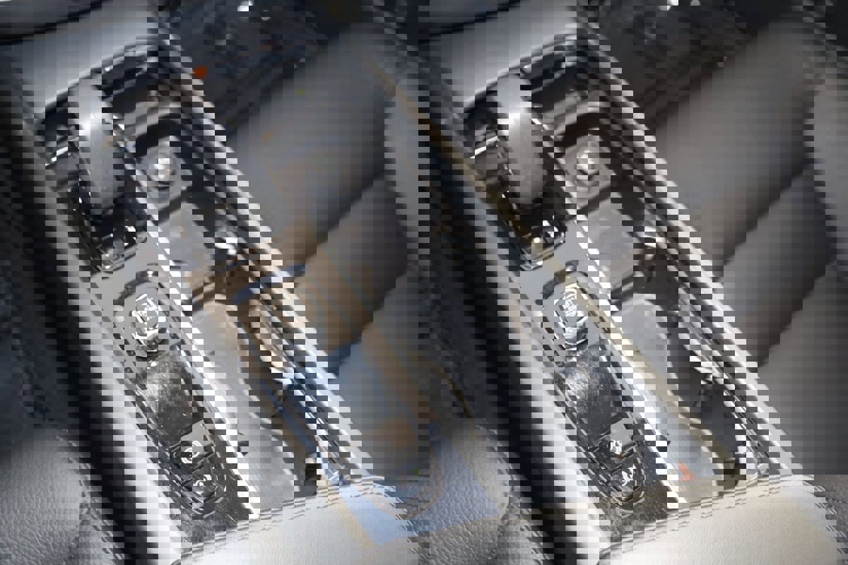 Used 2023 Volvo XC60 B5 Plus image 28