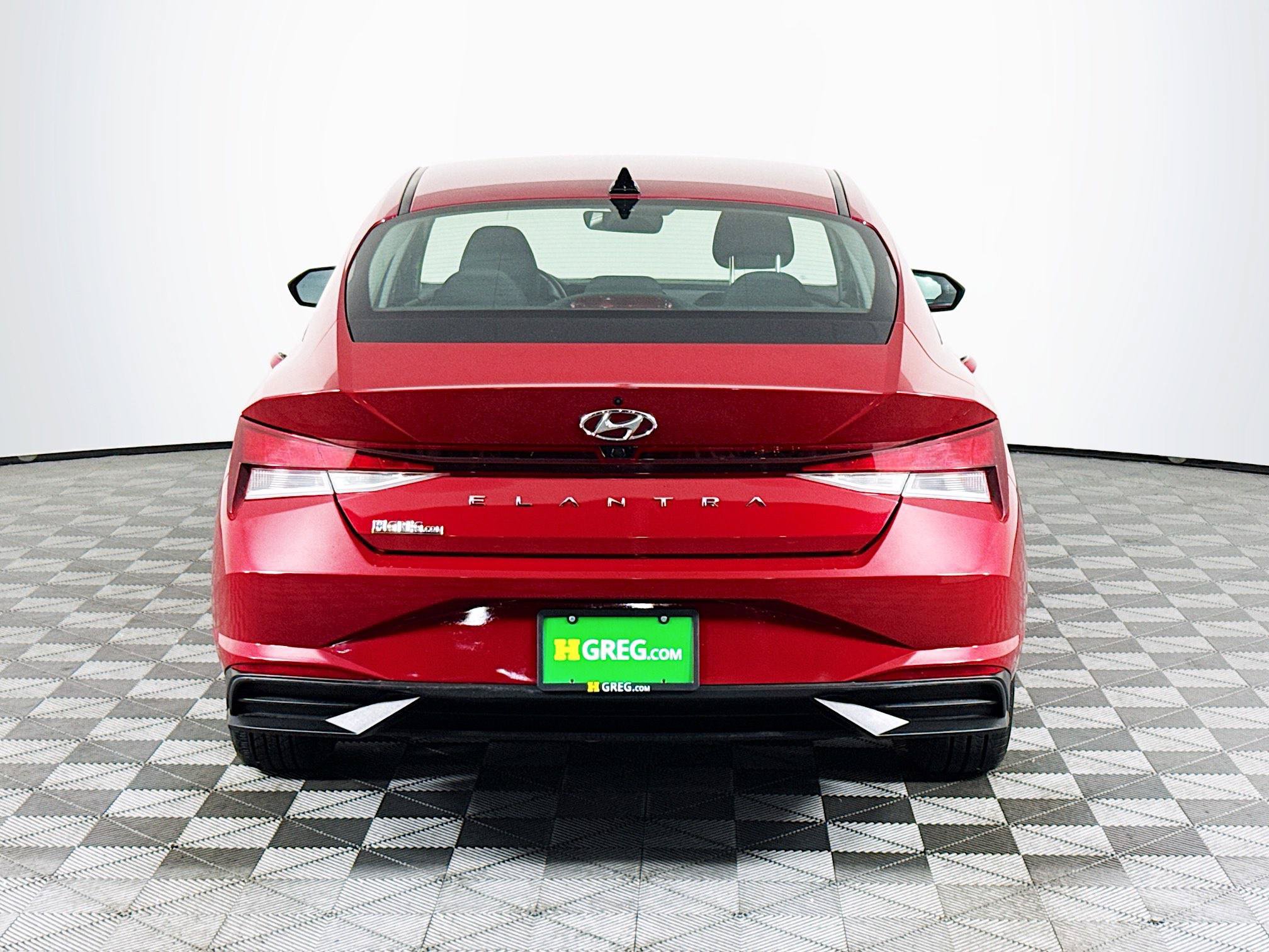 Used 2022 Hyundai Elantra SEL w/ Convenience Package FWD image 6
