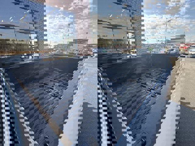 Used 2014 RAM 2500 Tradesman w/ Chrome Appearance Group image 14