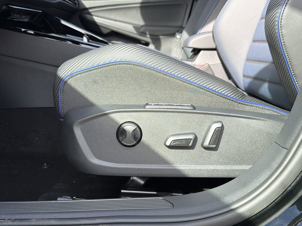 New 2026 Volkswagen Golf image 23