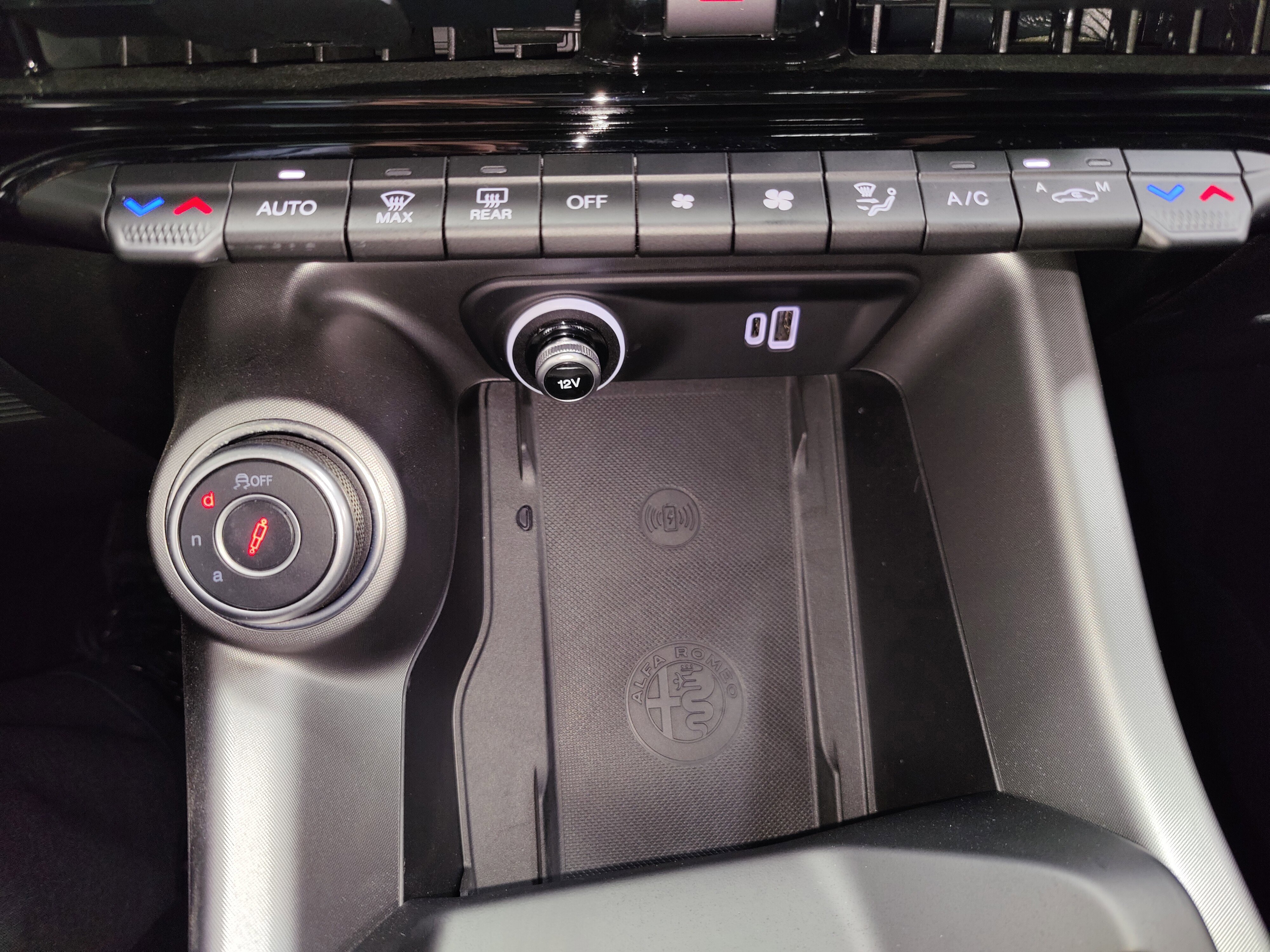 Used 2024 Alfa Romeo Tonale Veloce image 25