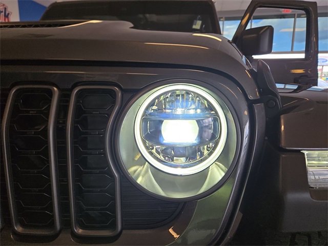 Used 2024 Jeep Gladiator Mojave image 28