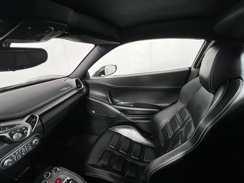 Used 2013 Ferrari 458 Italia Coupe RWD image 30